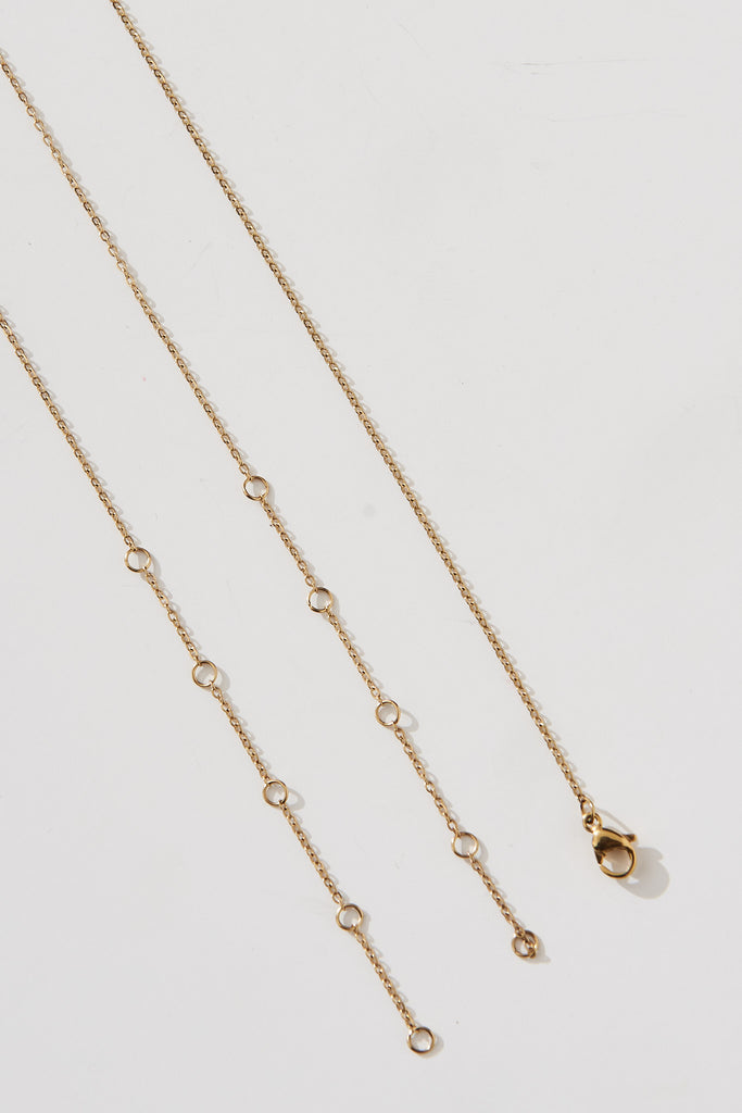August + Delilah Raindrops Layered Necklace In Gold - Detail