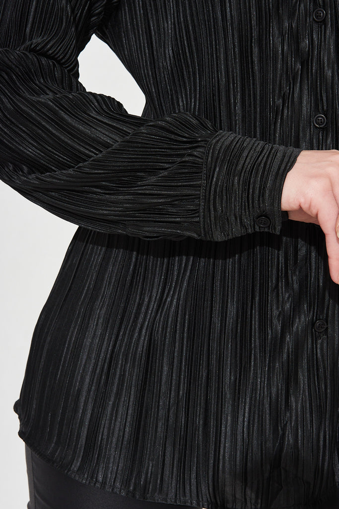 Sherida Shirt In Black Plisse - Detail