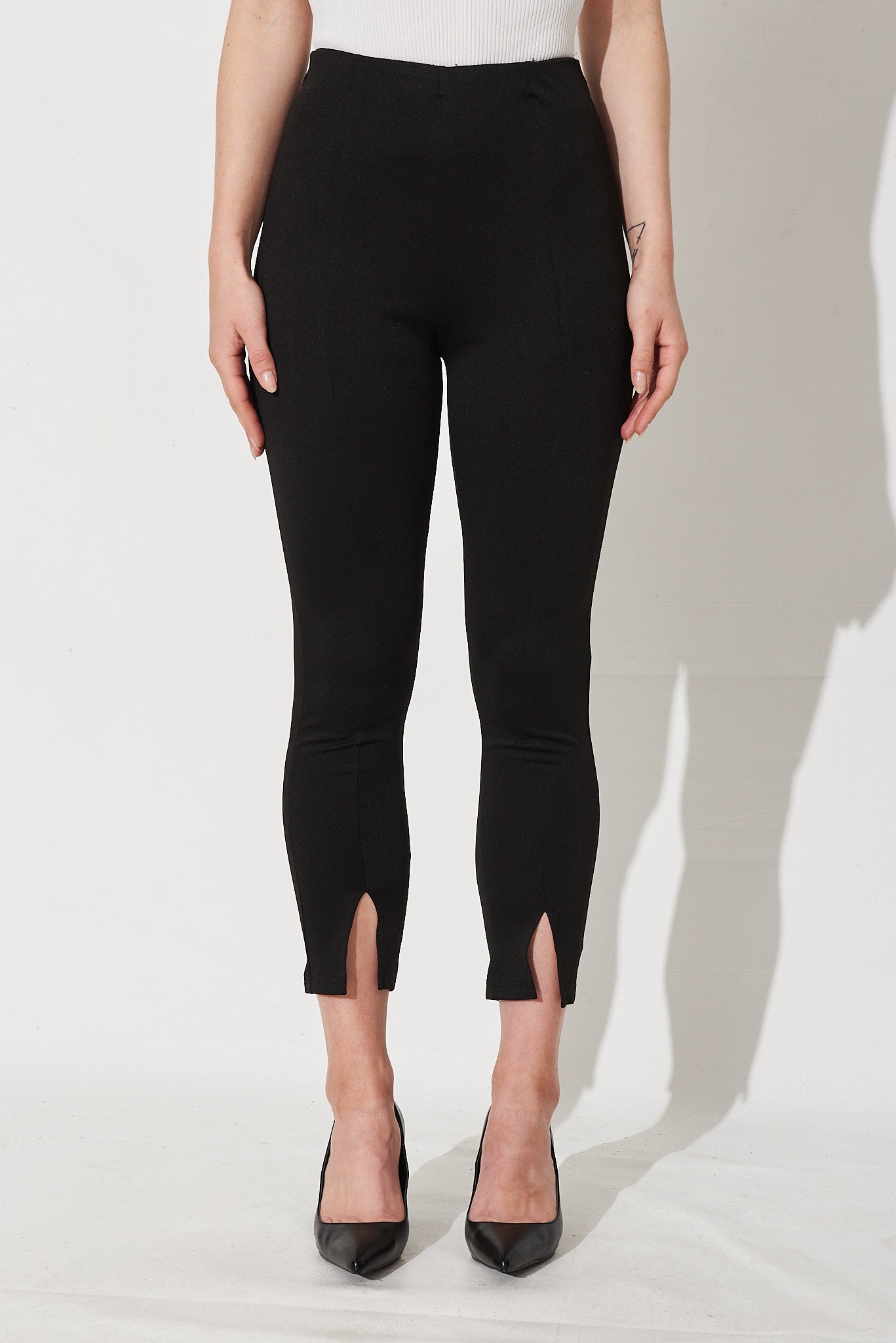 Sammy Stretch Pant In Black - Front