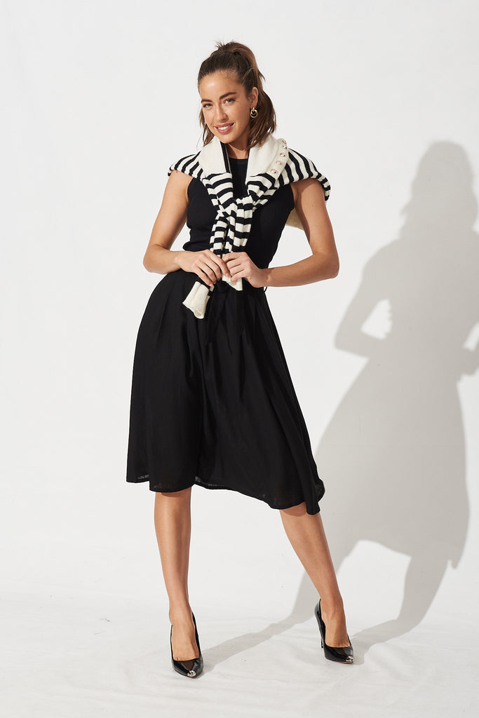 Bailey Midi Skirt In Black Linen - Full Length Styling