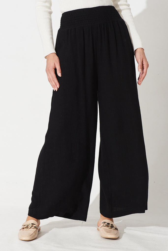 Teselar Pants in Black Linen Blend - Front