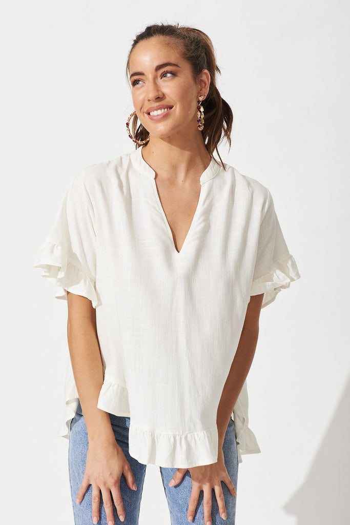 Catharina Top In White Linen Blend - Front