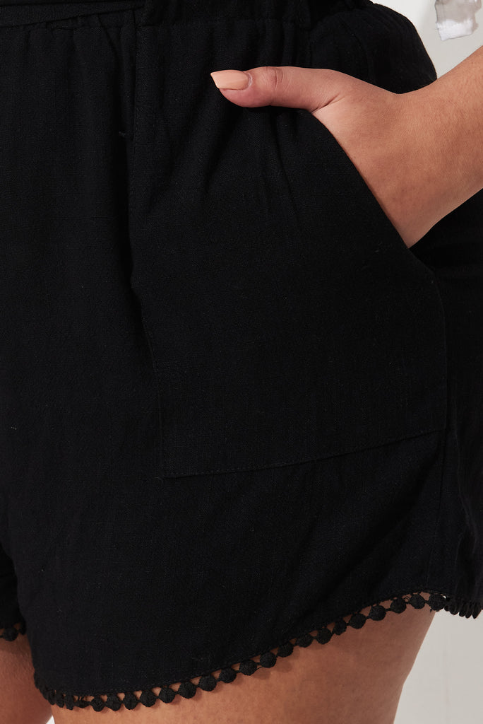 Ti Amo Linen Shorts In Black - detail