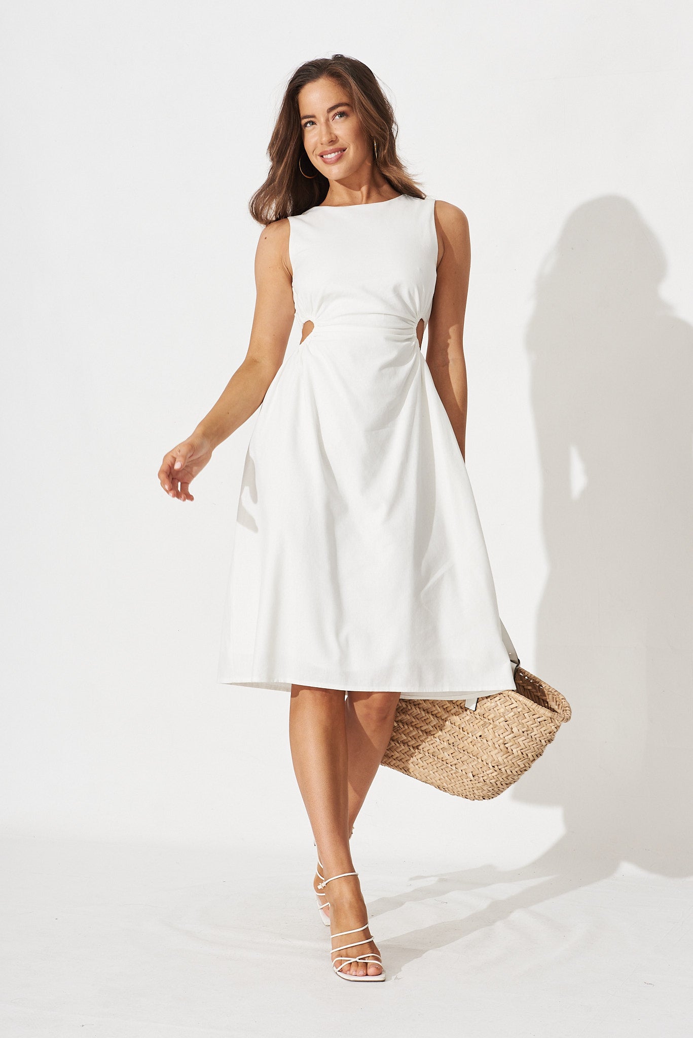Kourtnie Mid Dress In White Linen Blend - full length
