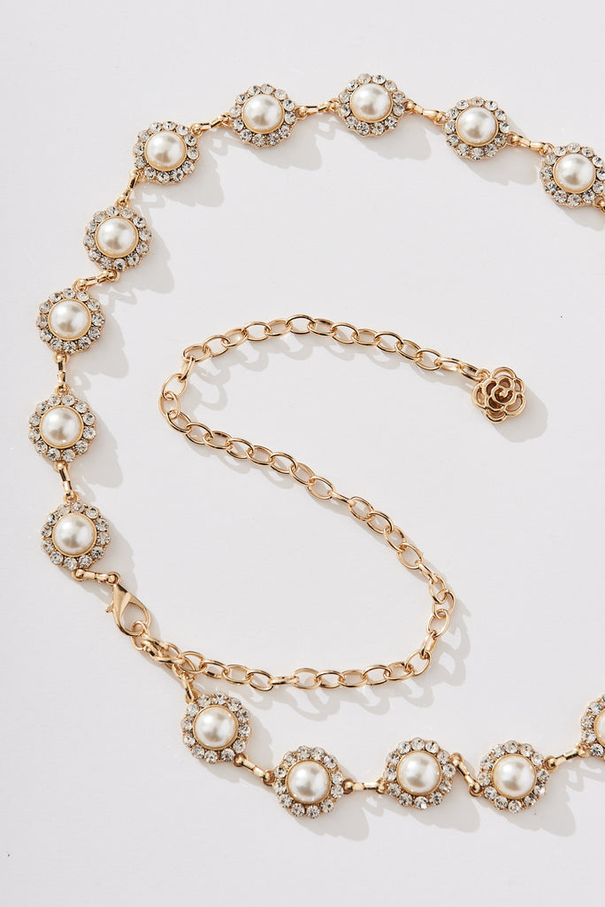 August + Delilah Gilda Pearl And Chain Belt In Gold - detail