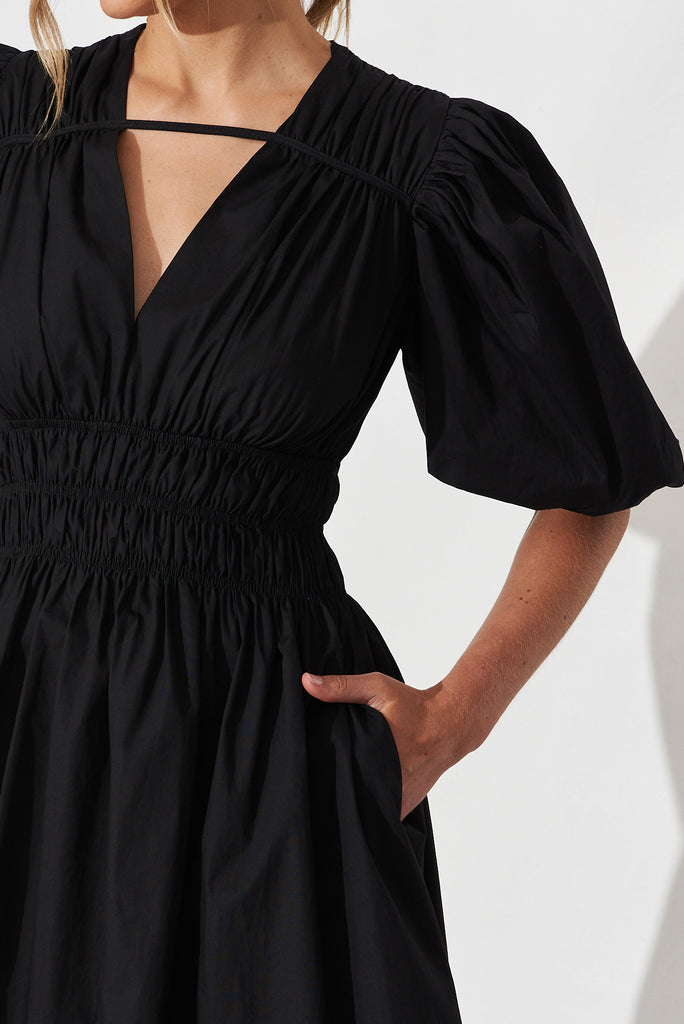 Ilina Midi Dress In Black Cotton - detail