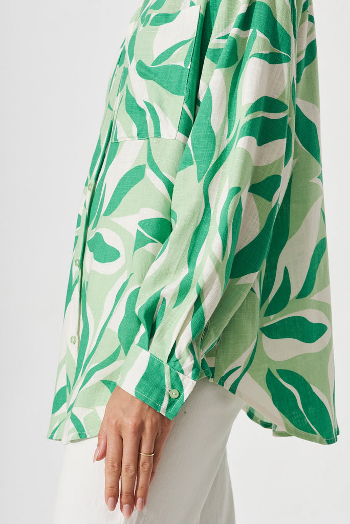 Aitana Shirt In White And Green Leaf Print - detail