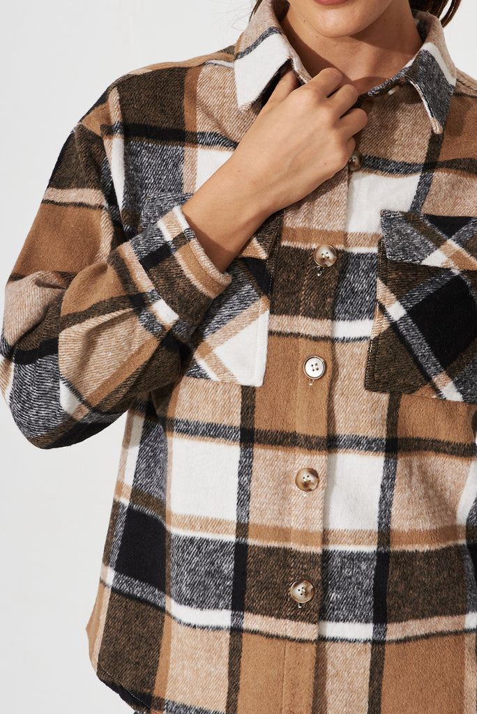 Mallard Shacket In Brown With Black And White Check - detail
