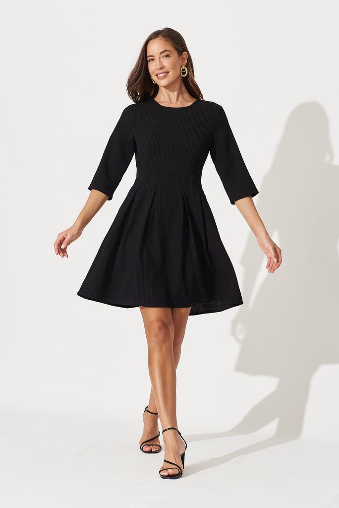 Lizbeth Dress In Textured Black - full length