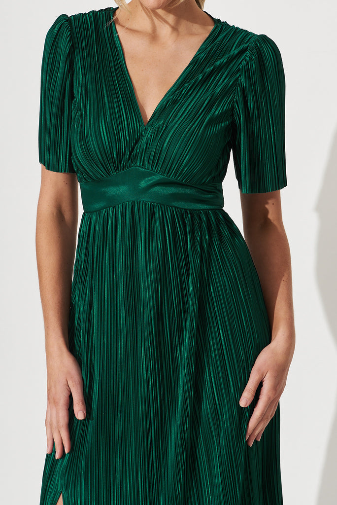 Roseville Maxi Dress In Emerald Plisse - detail