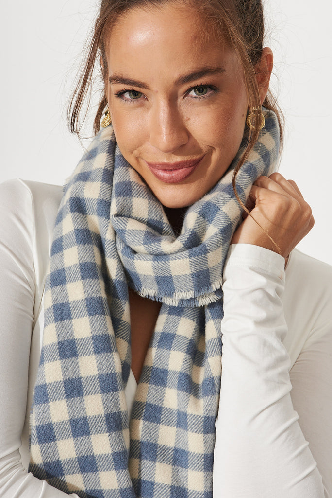 August + Delilah Aubrey Knit Scarf In Grey Gingham - detail